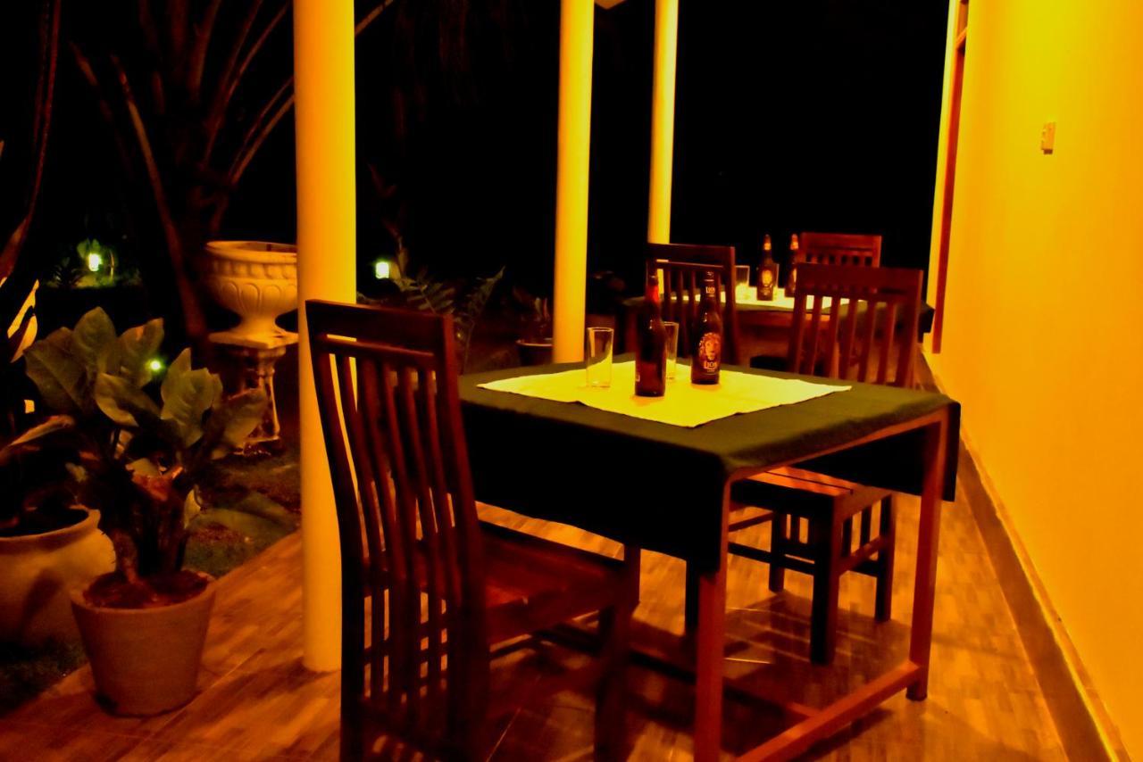 Little Ele Safari Lodge Udawalawe Exteriör bild